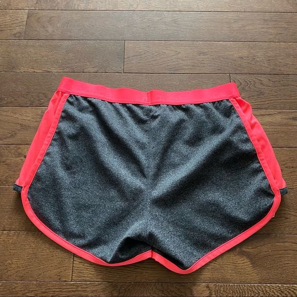 New Balance Shorts - Picture 5 of 8